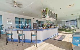 Family Friendly Condo In Heart Of Destin! Resort Style Pool, Tennis Courts Minutes From Beach